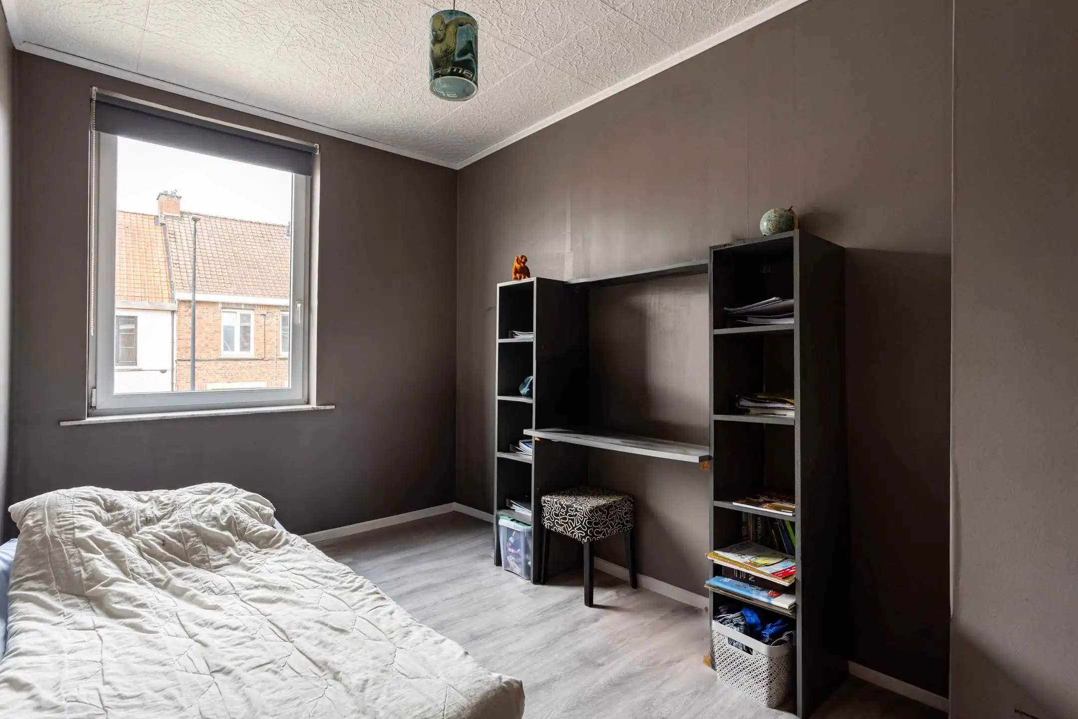 Instapklare rijwoning met garage op rustige locatie in Ronse foto 13