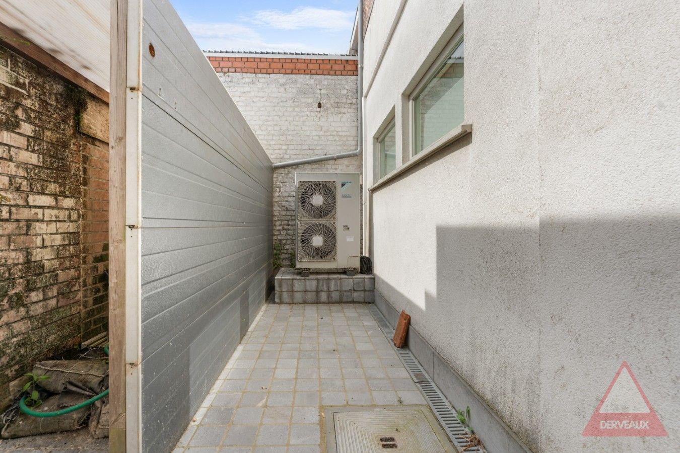 Beselare - Investeringspand met kantoorruimte en 2 verhuurde appartementen foto 5