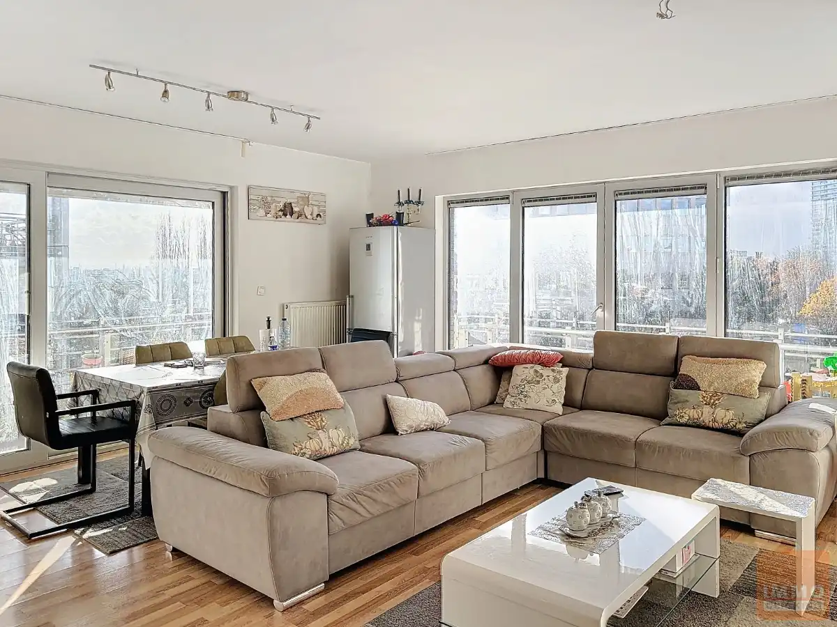 Tof 3 slaapkamer appartement met ruim terras foto {{pictureIndex}}