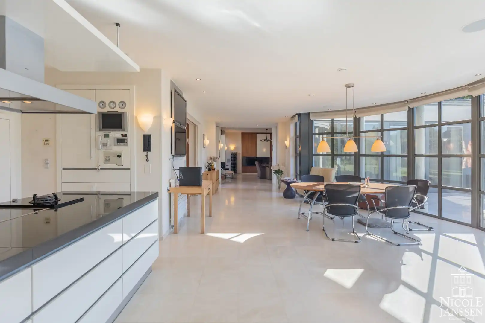 Royale villa in residentiële buurt  foto 7