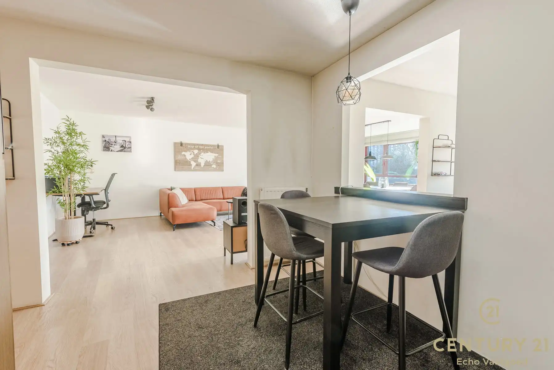 Ruim 2-slaap- 2badkamer appartement met terras en zwembad foto 7