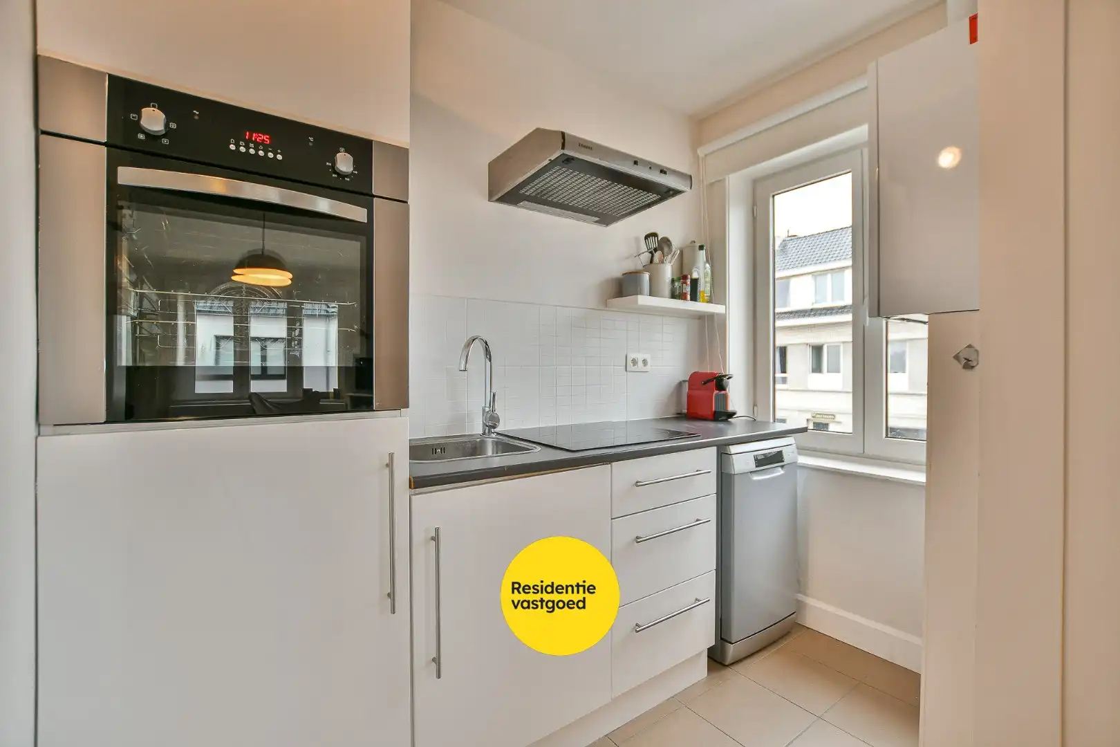 Lichtrijk éénslaapkamerappartement nabij centrum en bos in De Haan foto 5