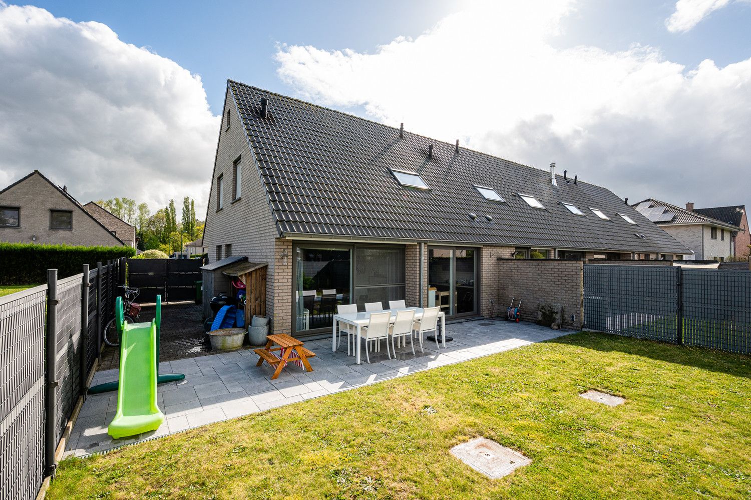 Mooie en instapklare hoekwoning in één van de rustigste wijken van Eeklo! foto 12