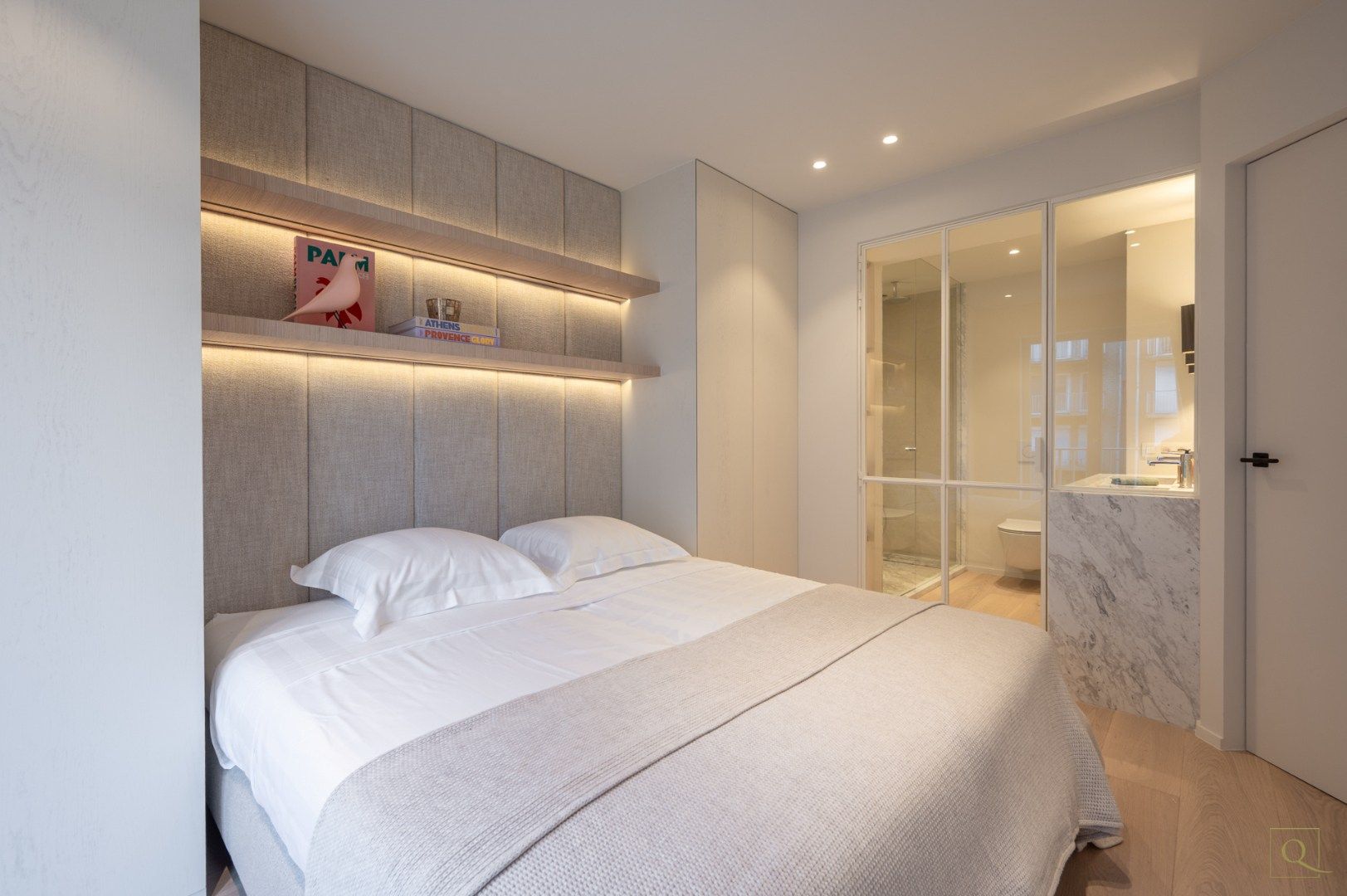 Luxueus gerenoveerd 3 slk appartement te centrum Knokke met ruime parking  foto 11