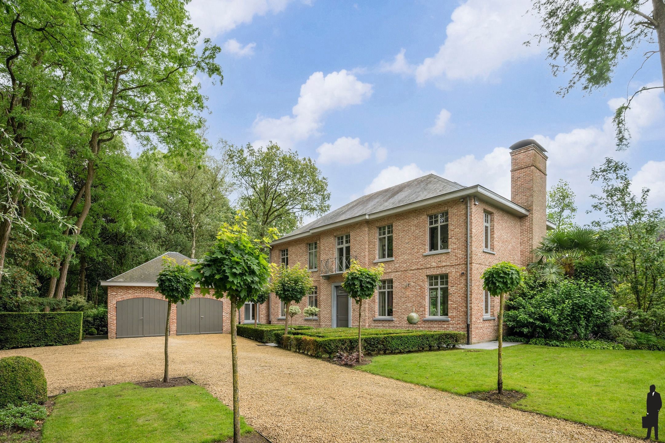 Unieke en zéér centraal gelegen villa op een parkdomein van ca. 9.847 m²! foto 52