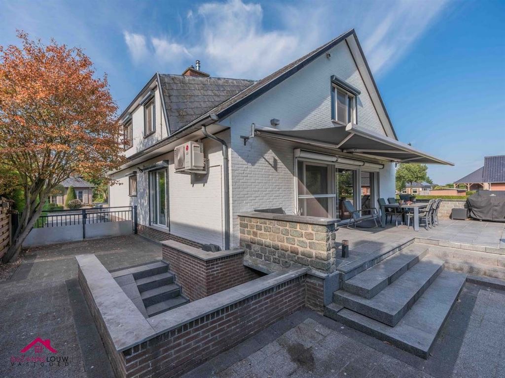 Ruime, vrijstaande gezinswoning foto 2