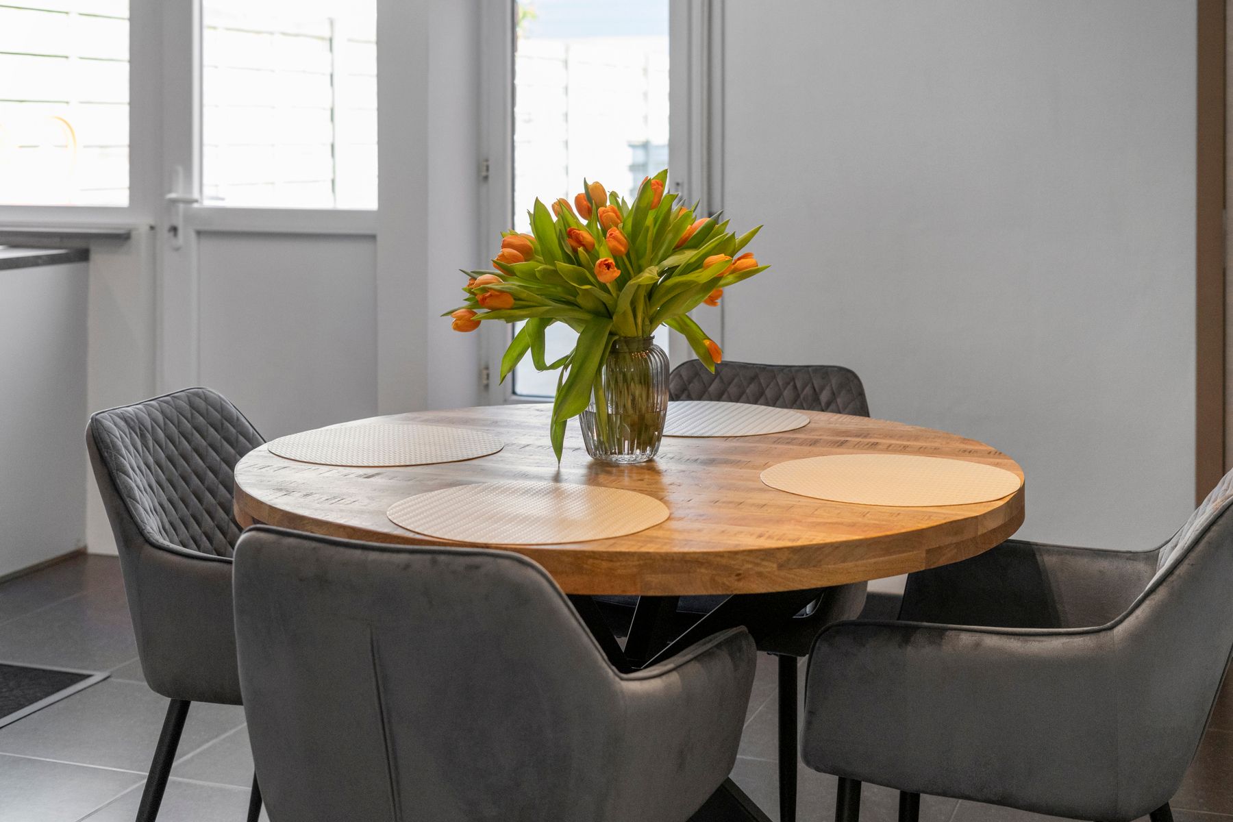 Centraal gelegen gerenoveerde rijwoning met 3 slpk en tuin foto 8