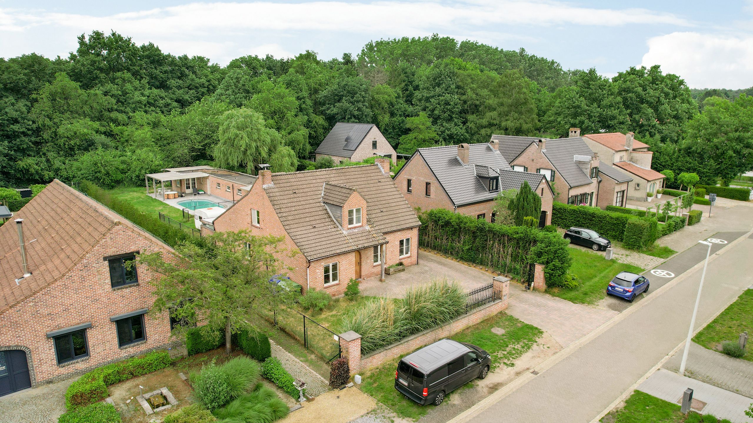 Uitstekend gelegen villa foto 24