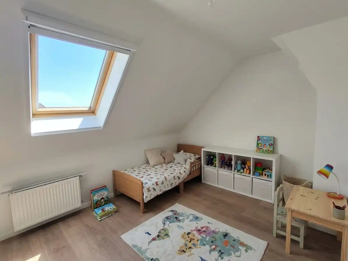 CHARMANT GERENOVEERDE WONING MET 3 SLPKS | CARPORT EN TUIN foto 11
