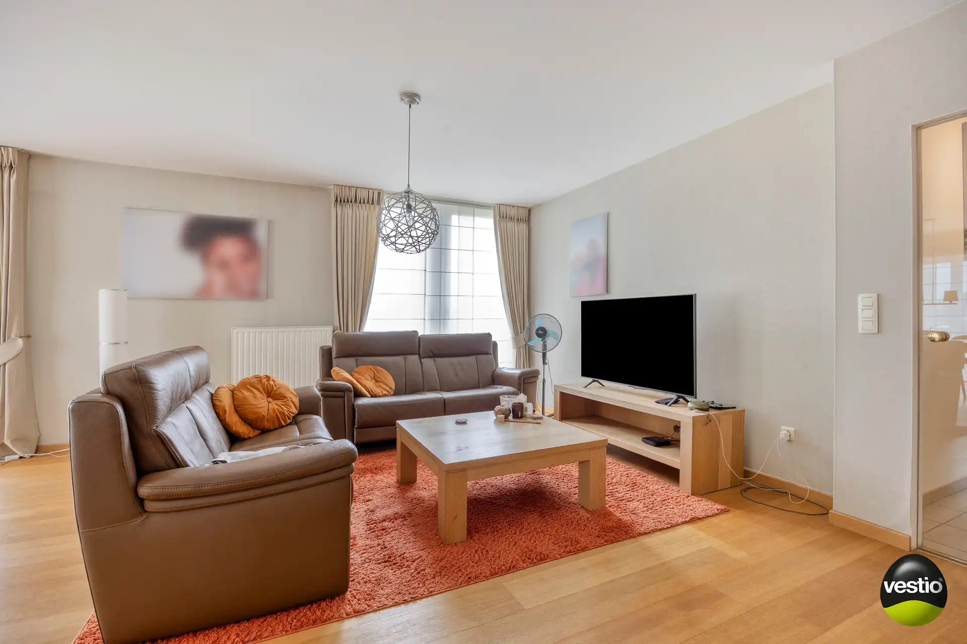Aangenaam, lichtrijk hoekappartement met 2 slaapkamers en parking in de Heilig-Hartwijk foto 6