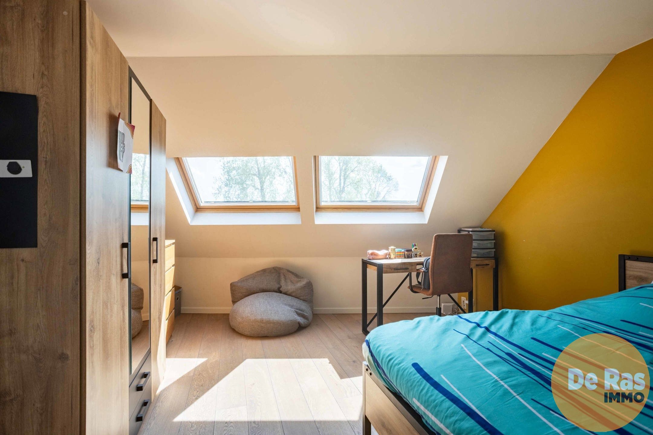 HERZELE - Recente gesloten bebouwing op een centrale ligging foto 19