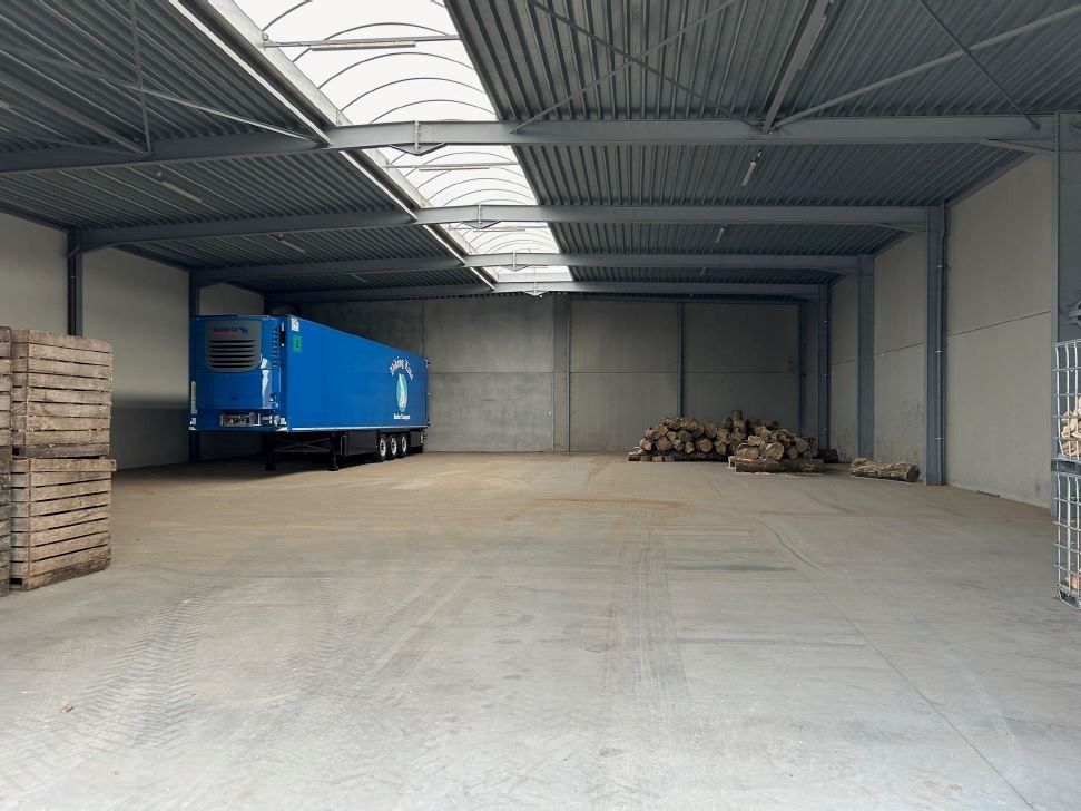 Nieuwbouw loodsen 740m²+700m² industriezone Poperinge  foto 5