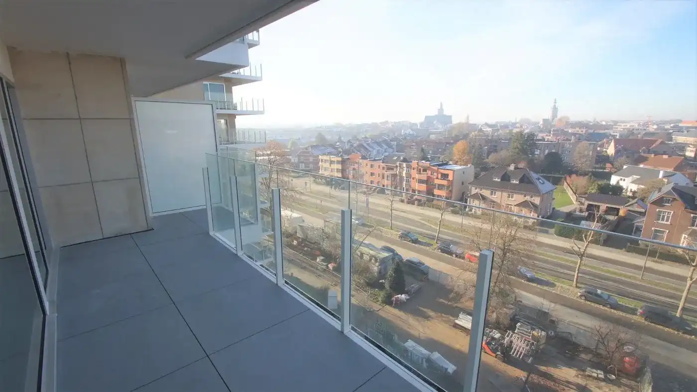Energiezuinig en gerenoveerd app. 1 slpk en 2 terrassen foto {{pictureIndex}}