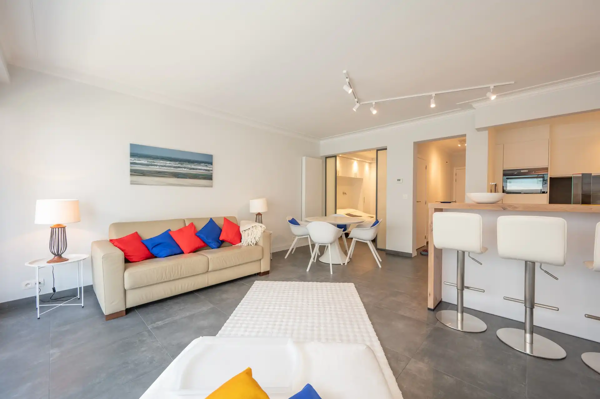 Gemeubeld: instapklaar appartement met zijdelings zeezicht! foto 3