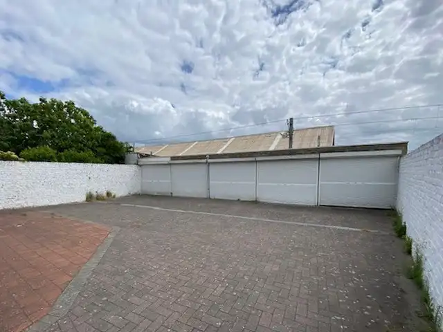 Gelijkvloerse garagebox gelegen aan de Meerlaan foto 4