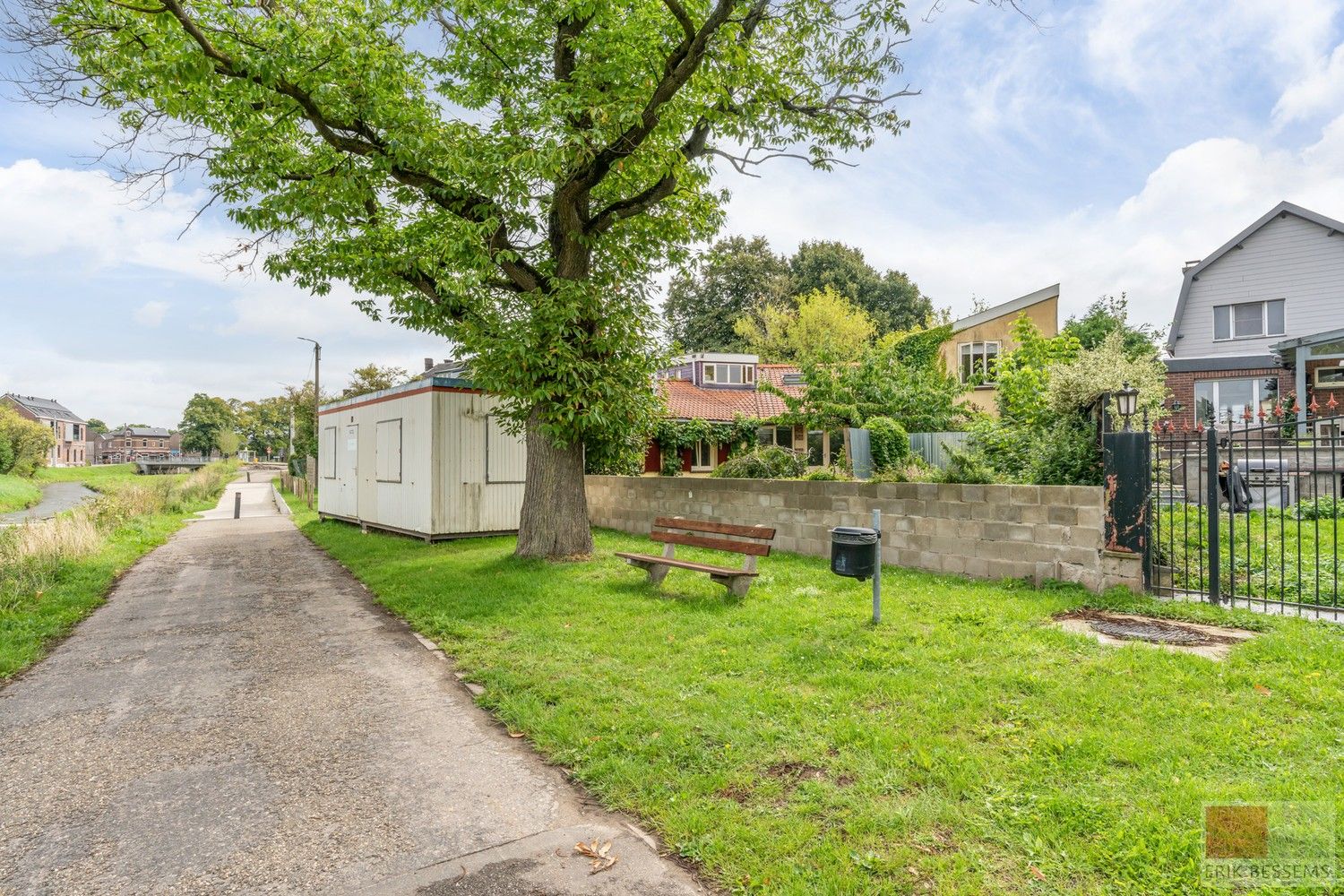 Gedeeltelijk gerenoveerde woning dat kan dienst doen als kangoeroe-woning. foto 28