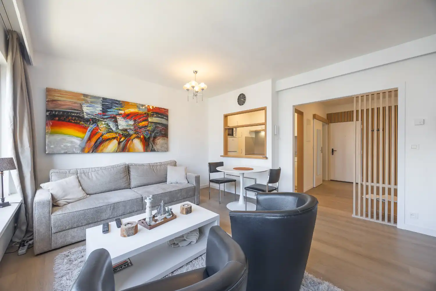 Prachtig gerenoveerde studio te koop in Middelkerke, op slechts enkele stappen van de zee foto 2