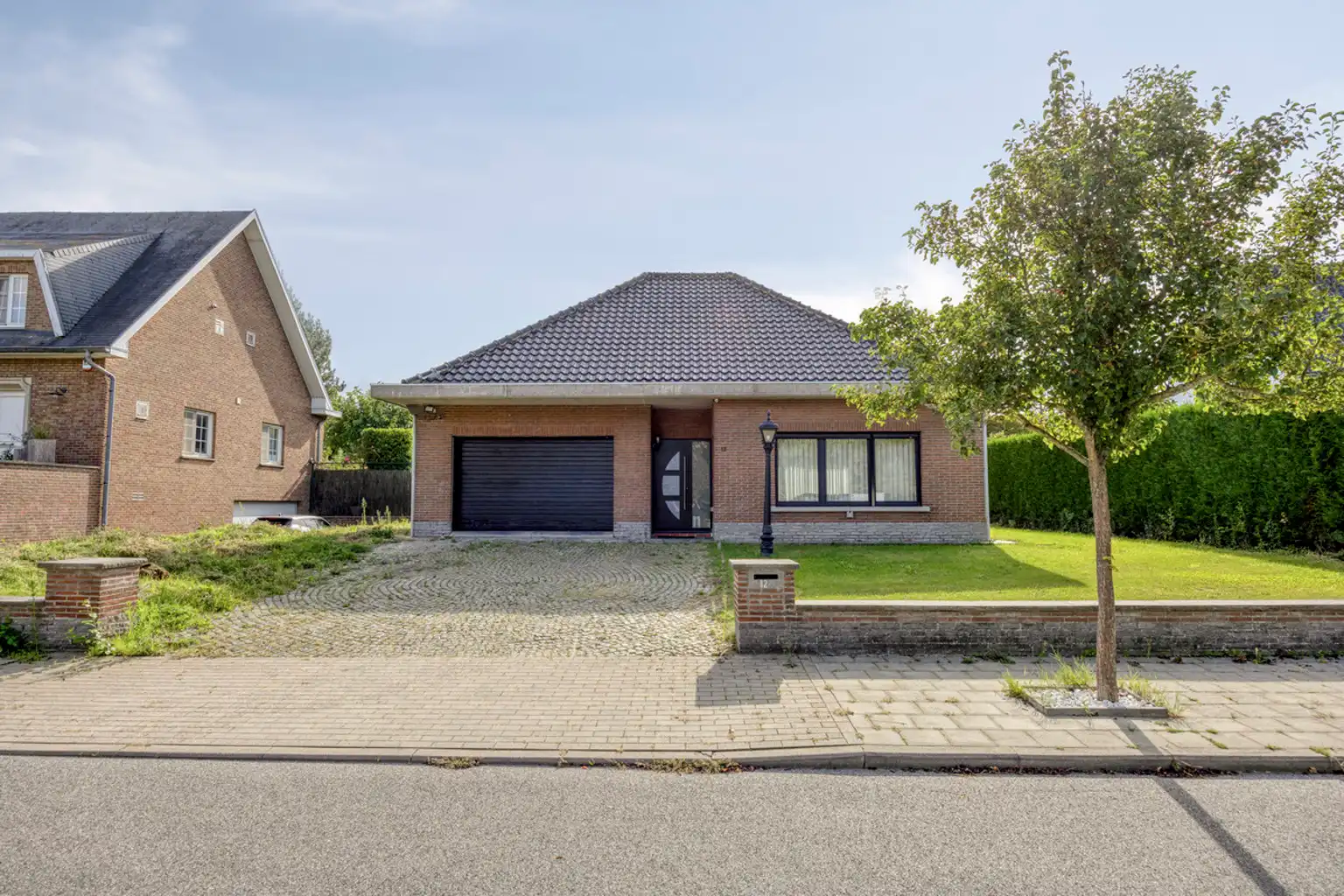 Volledig gerenoveerde bungalow op 8 are foto {{pictureIndex}}