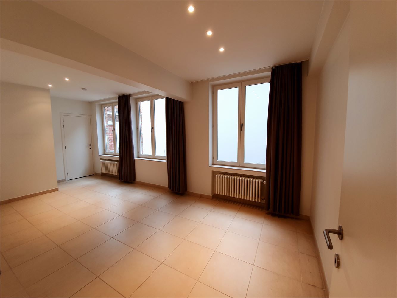 Hartje Brugge Groot lichtrijk modern appartement , alle luxe , 2 slaapkamerss en lift. foto 11