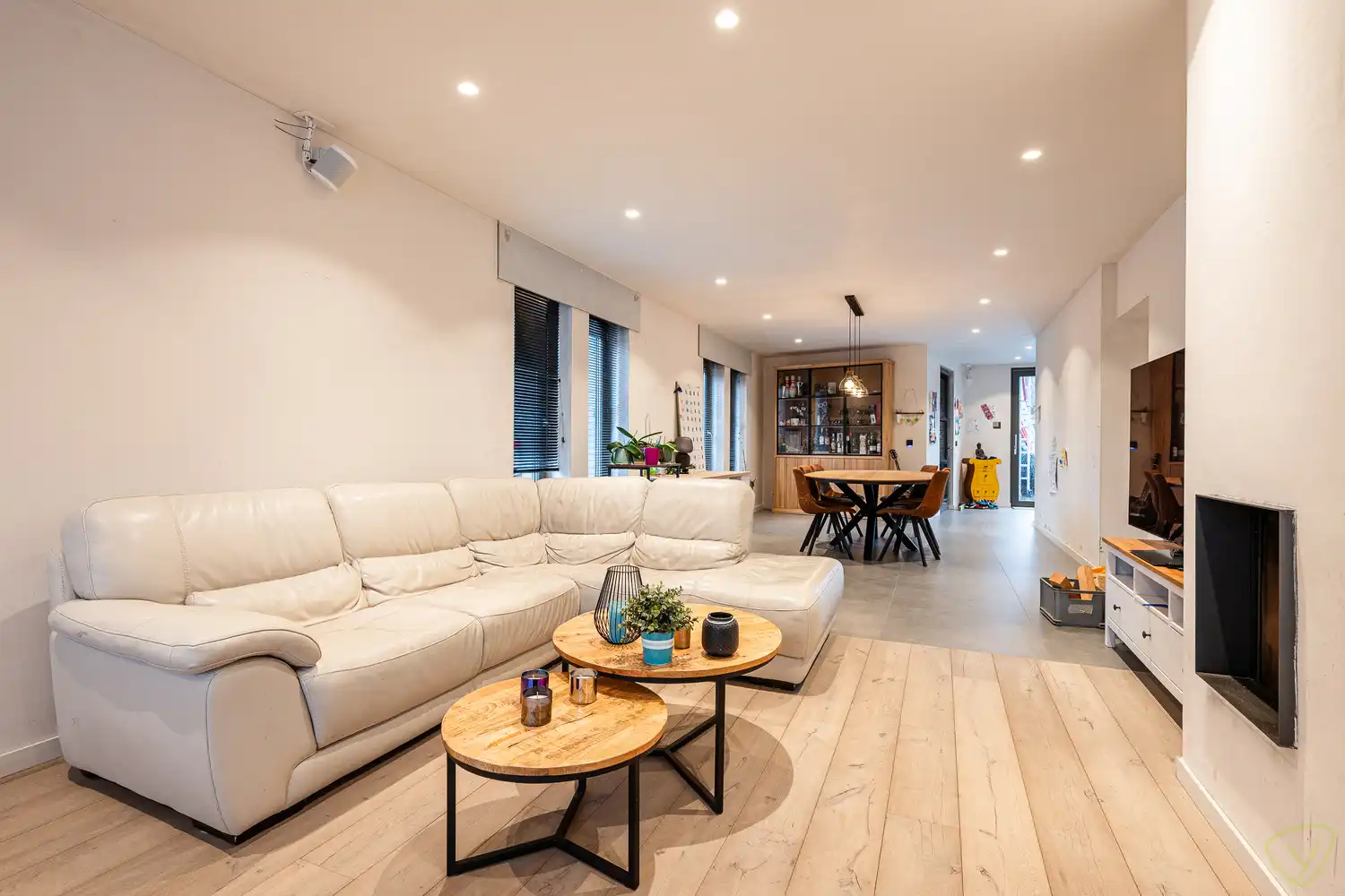 Ruime woning langsheen de Nekke te Zomergem. foto 3