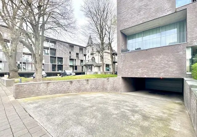 RUIM APPARTEMENT | OVERDEKTE AUTOSTAANPLAATS |TUIN | TERRAS | 130 M² foto 28