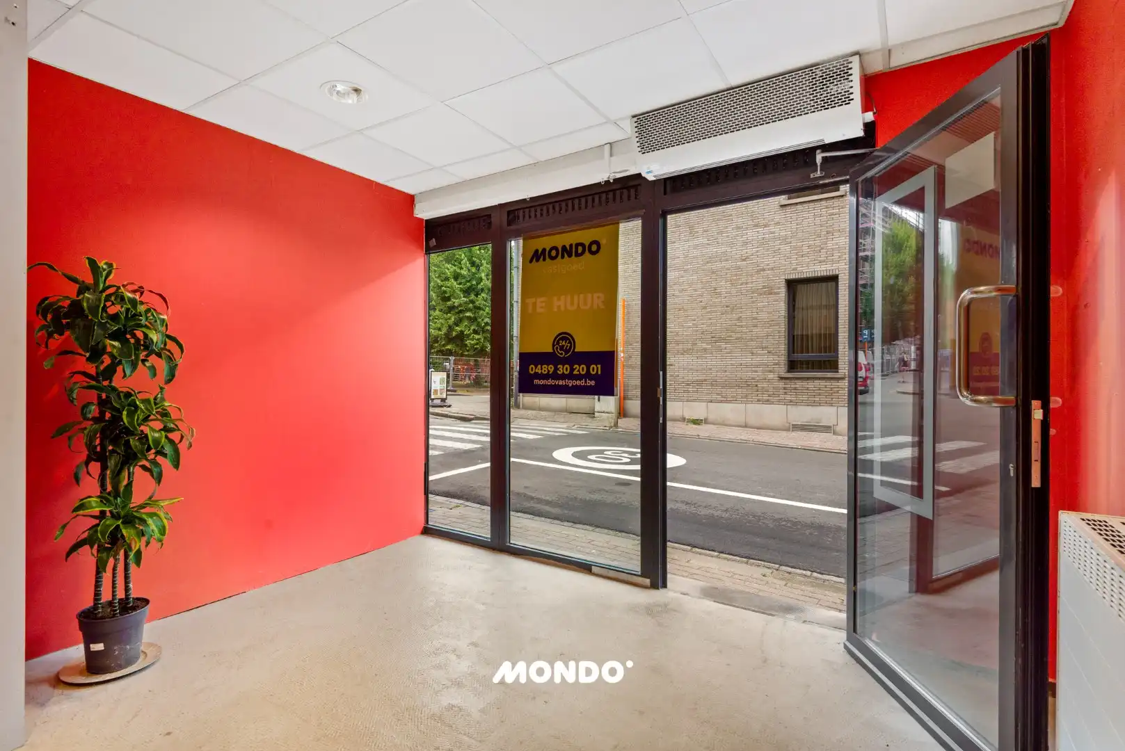 Veelzijdig handelspand/kantoor (181 m²) op toplocatie in centrum Wolvertem (Meise) foto {{pictureIndex}}