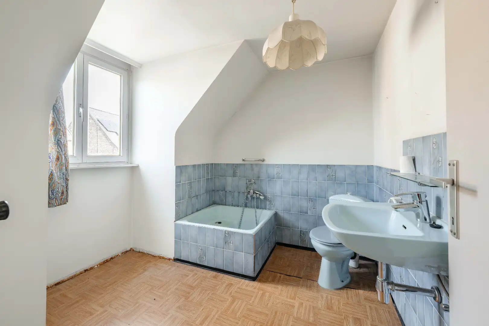 Te renoveren woning met tal van potentieel in centrum Aarsele foto 18