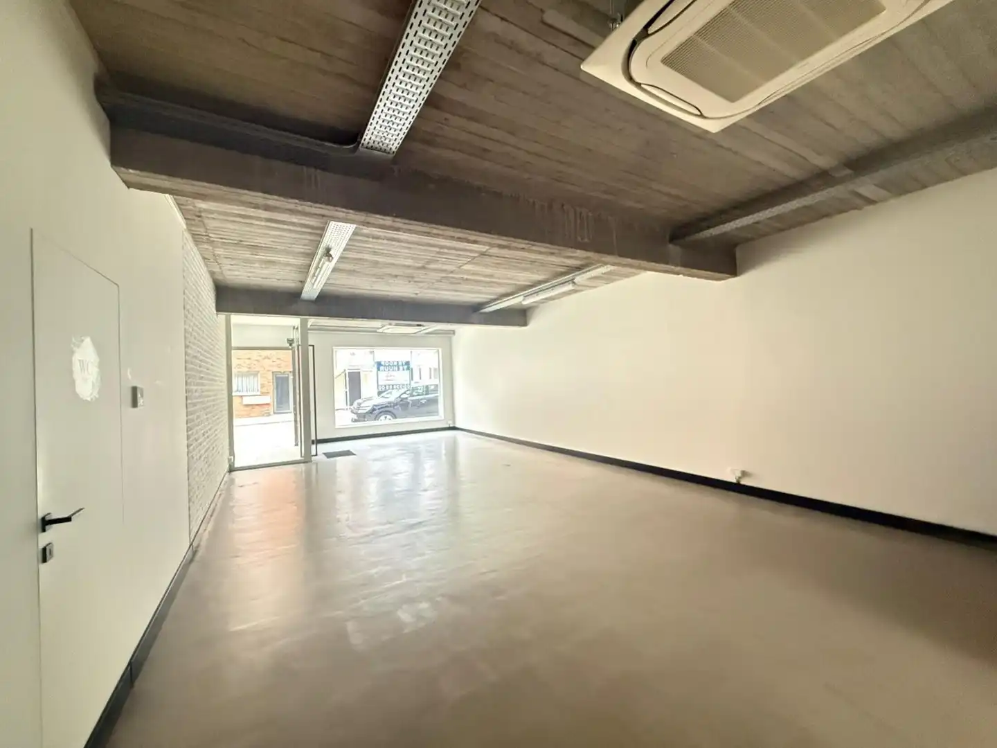 COMMERCIEEL GELIJKVLOERS foto 2