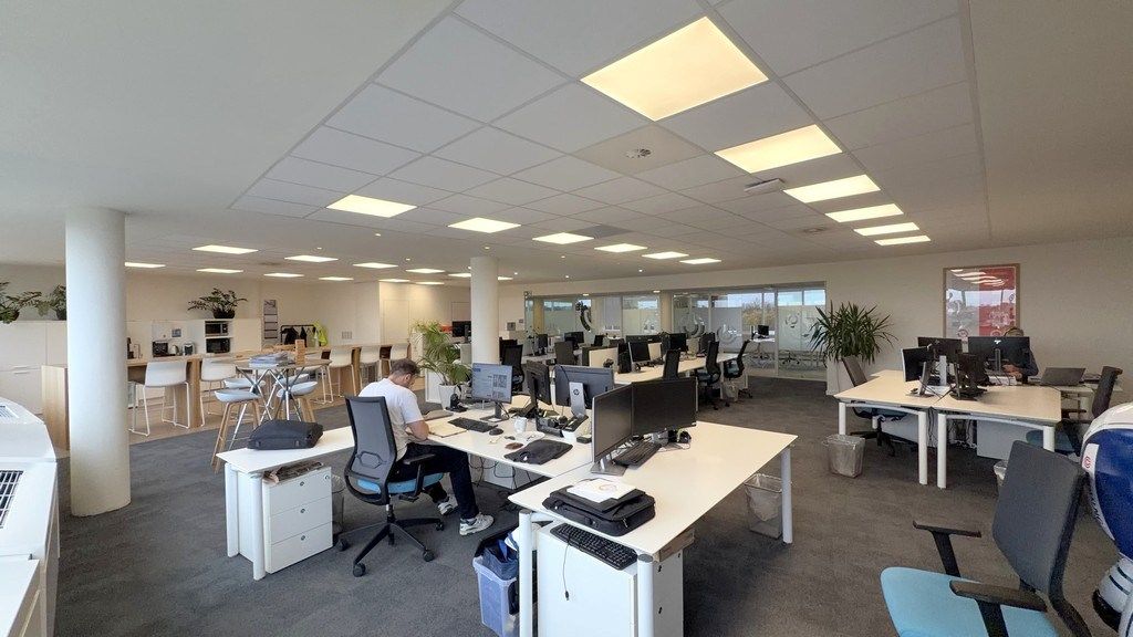 Knap ingericht kantoor te huur in Antwerp Gate I te Berchem foto 11