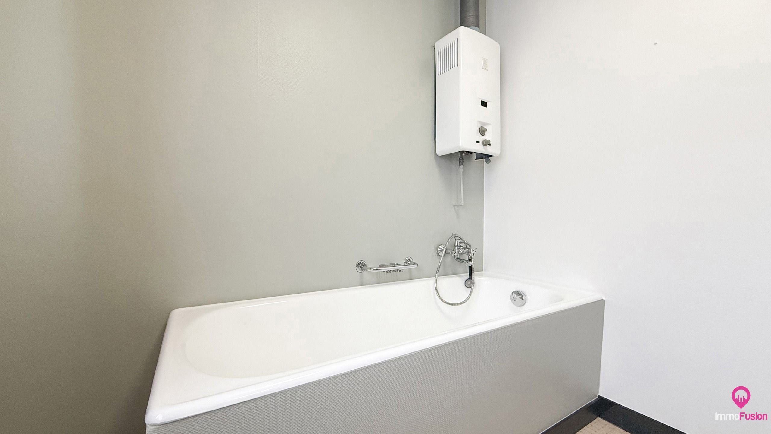 Ruime woning met 3 slaapkamers en zeer breed perceel! foto 29