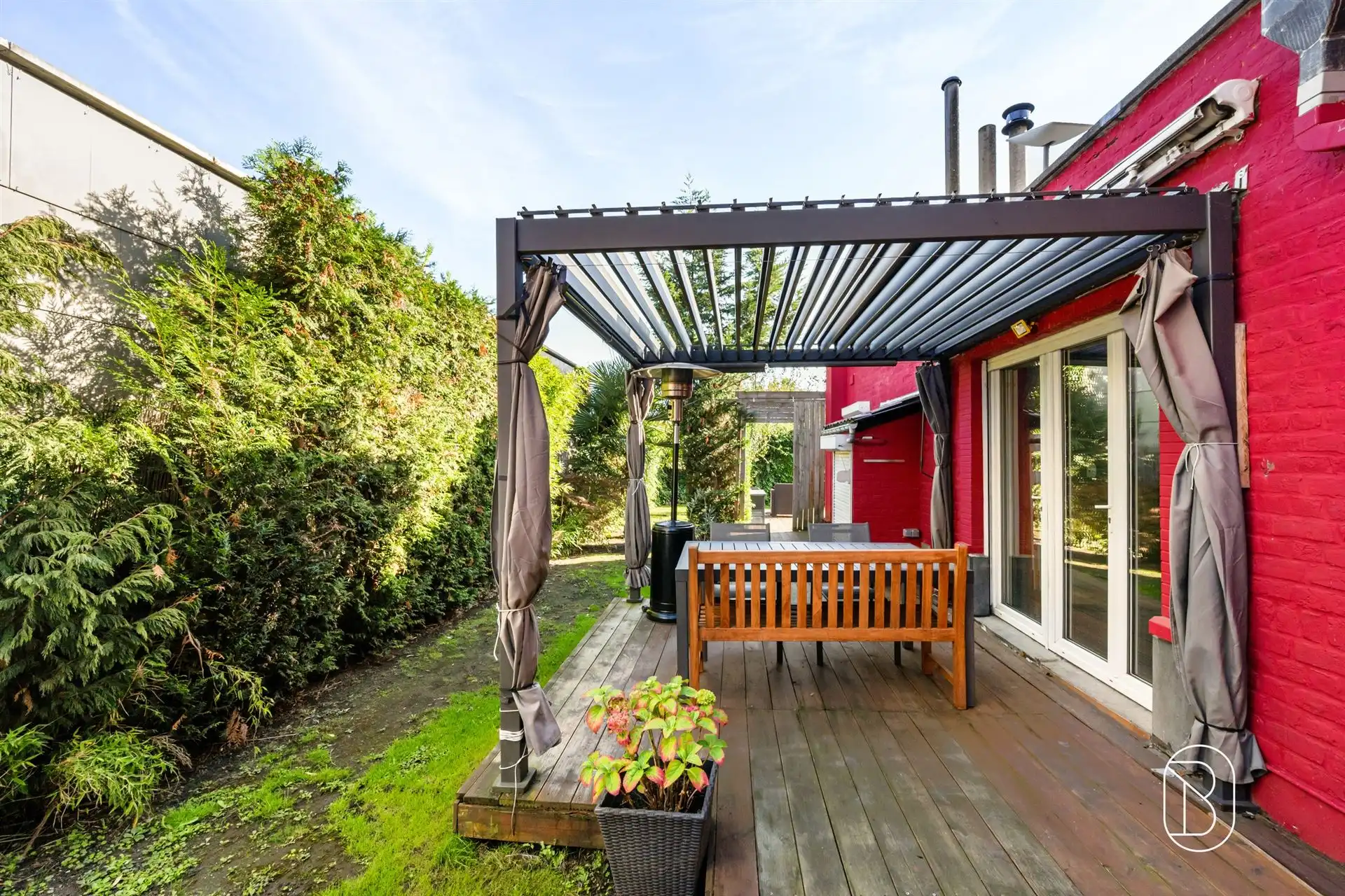 Goedgelegen woning met potentieel foto 12