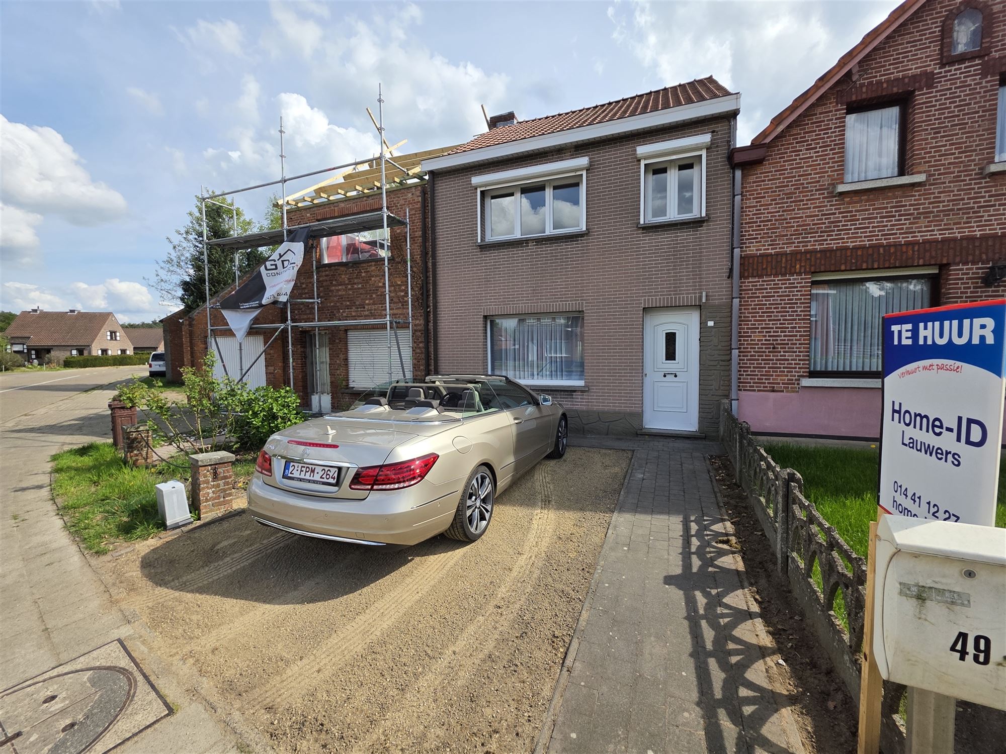 Woning met ruime tuin foto {{pictureIndex}}
