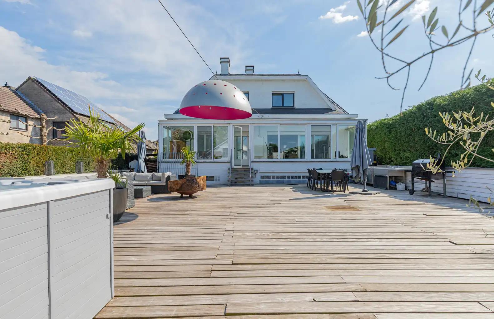 Grote villa op 22a met tuin, garage én bijgebouw foto 27