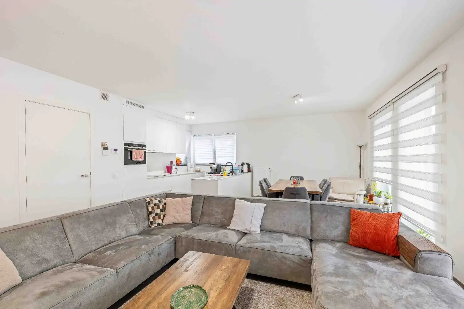 Recent, instapklaar appartement met 2 slaapkamers en ondergrondse staanplaats in Wevelgem foto 6