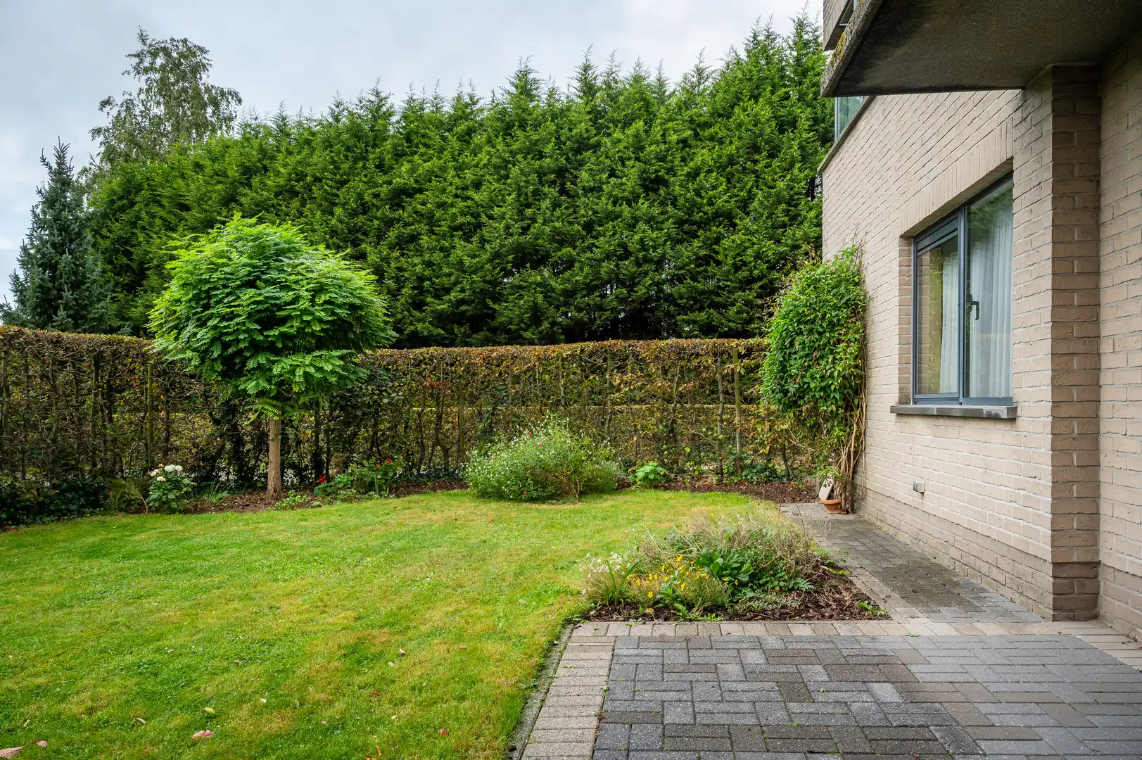 Ideaal gelegen gelijkvloers appartement met garage foto 12