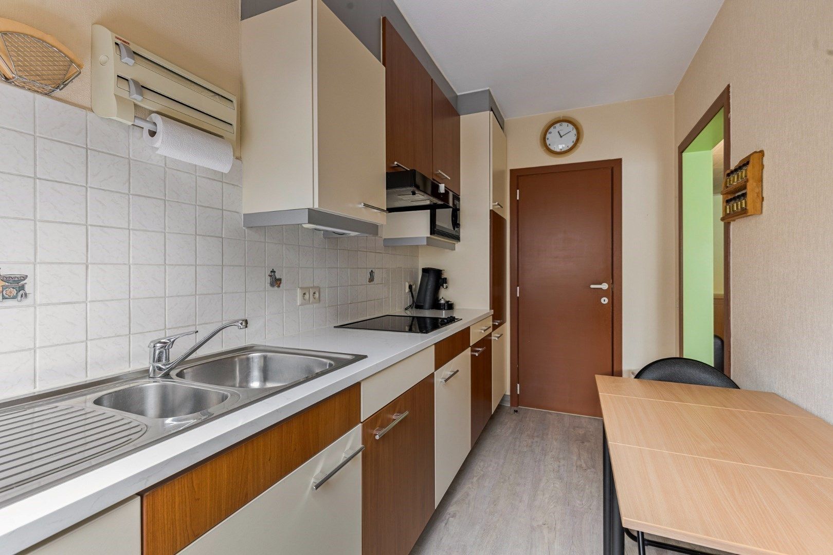 Mooi 2-slaapkamerappartement met garage in het centrum van Deerlijk! foto 10