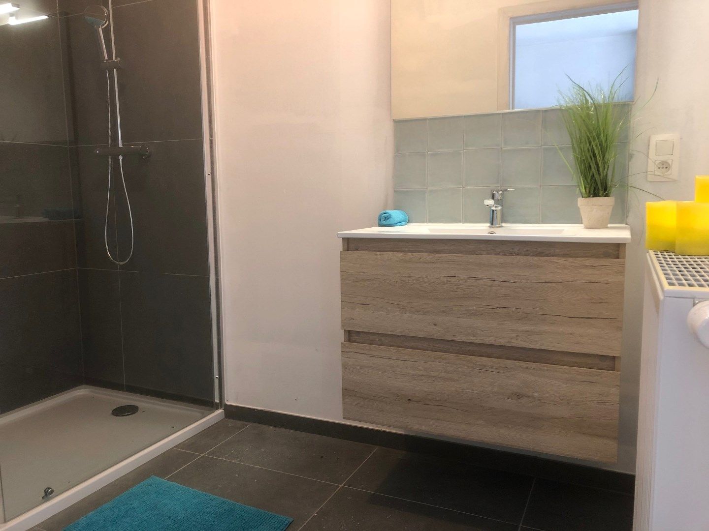 Volledig gerenoveerde woning met 3 slaapkamers! foto 7