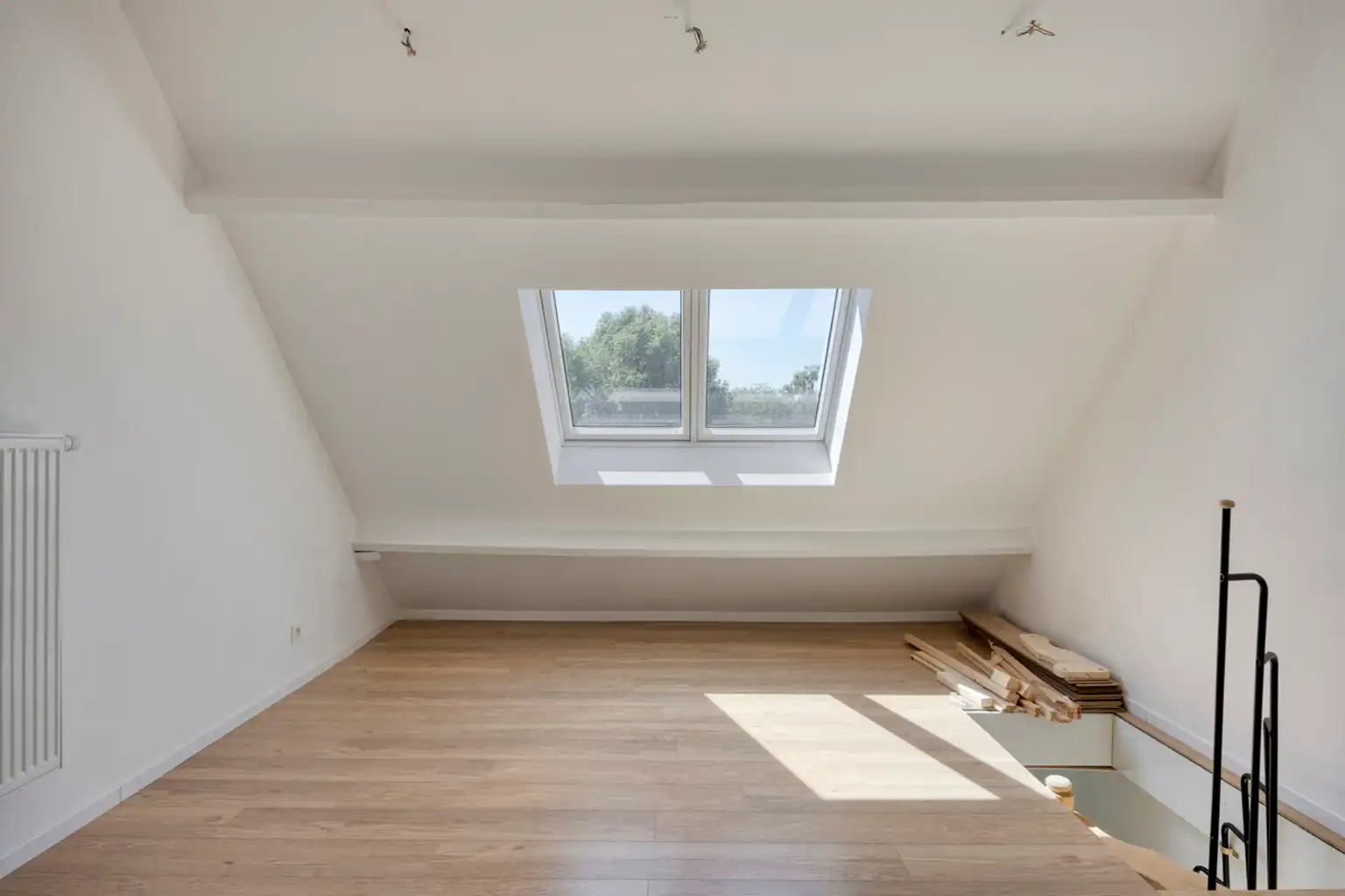 Volledig gerenoveerde 2-gevelwoning foto 12