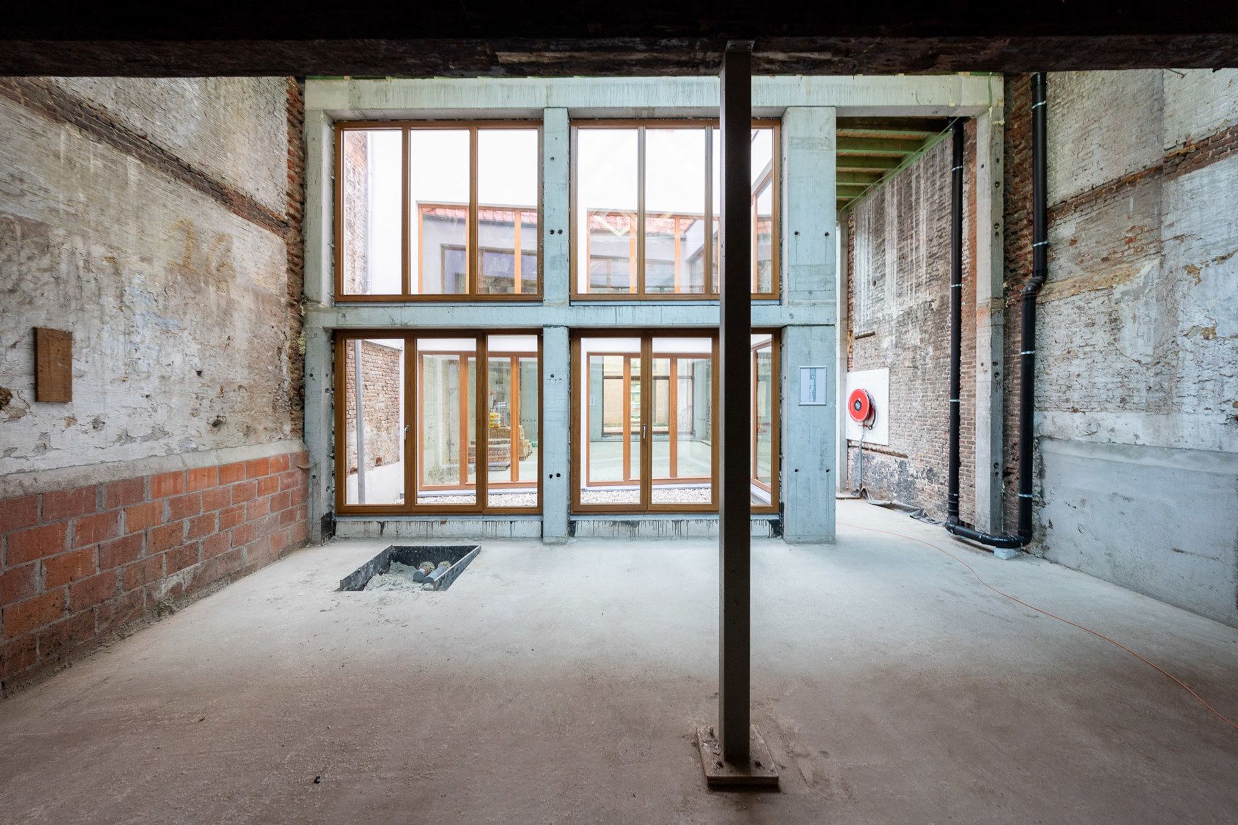 Uniek handelspand op toplocatie! foto 4