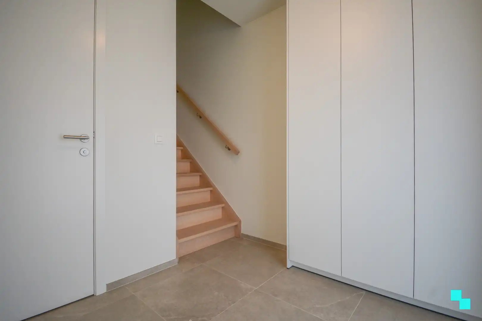 Volledig afgewerkte nieuwbouwwoning met carport te Sleihage foto 10