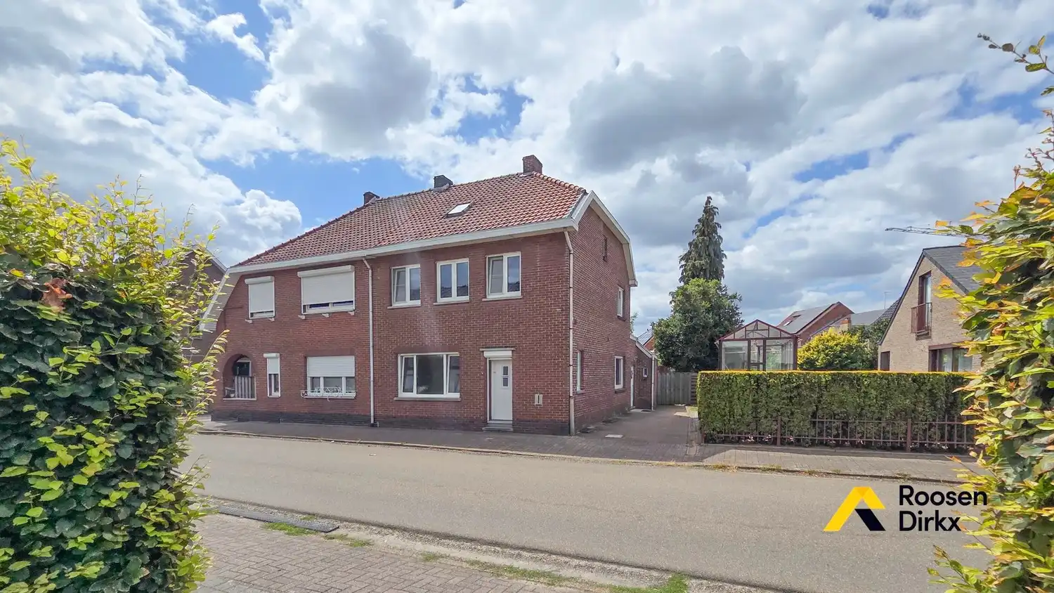 Hoofdfoto van de publicatie: Charmante HOB gezinswoning met degelijke basisstructuur, 3 slaapkamers hartje Bree