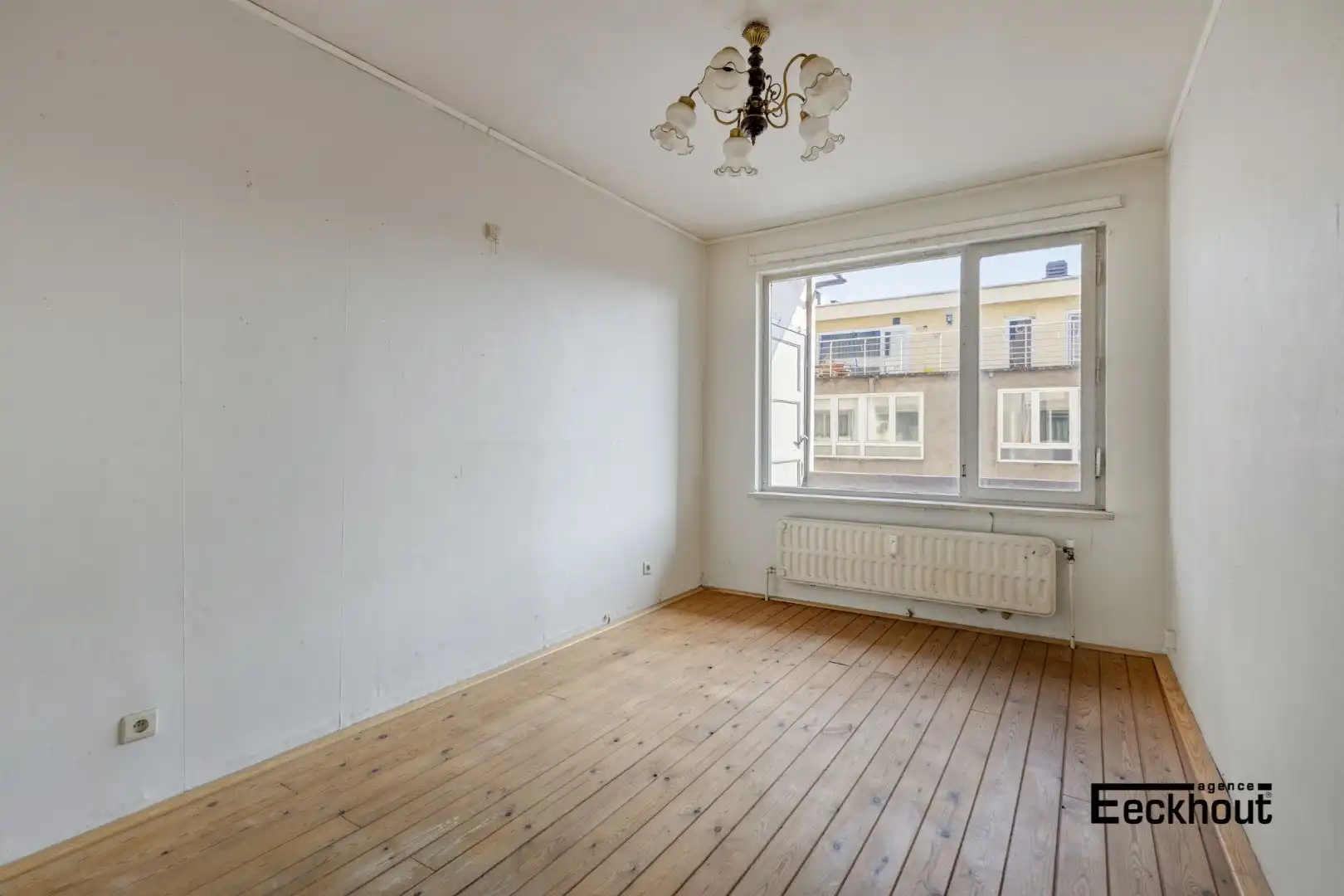 Op te frissen 2 slaapkamer appartement in hartje Oostende! foto 11