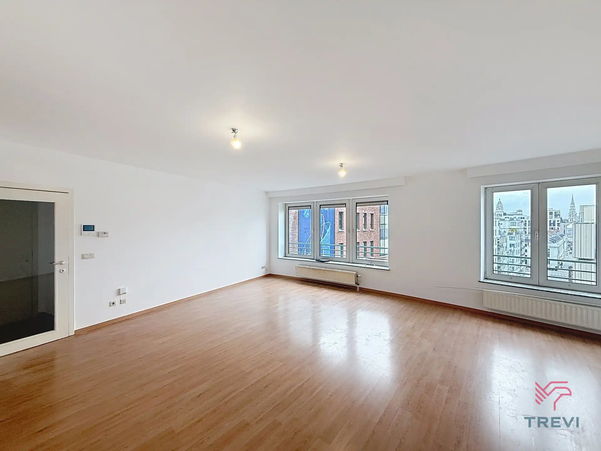 Appartement met 1 slaapkamer + volledig opgeknapt kantoor! foto 2