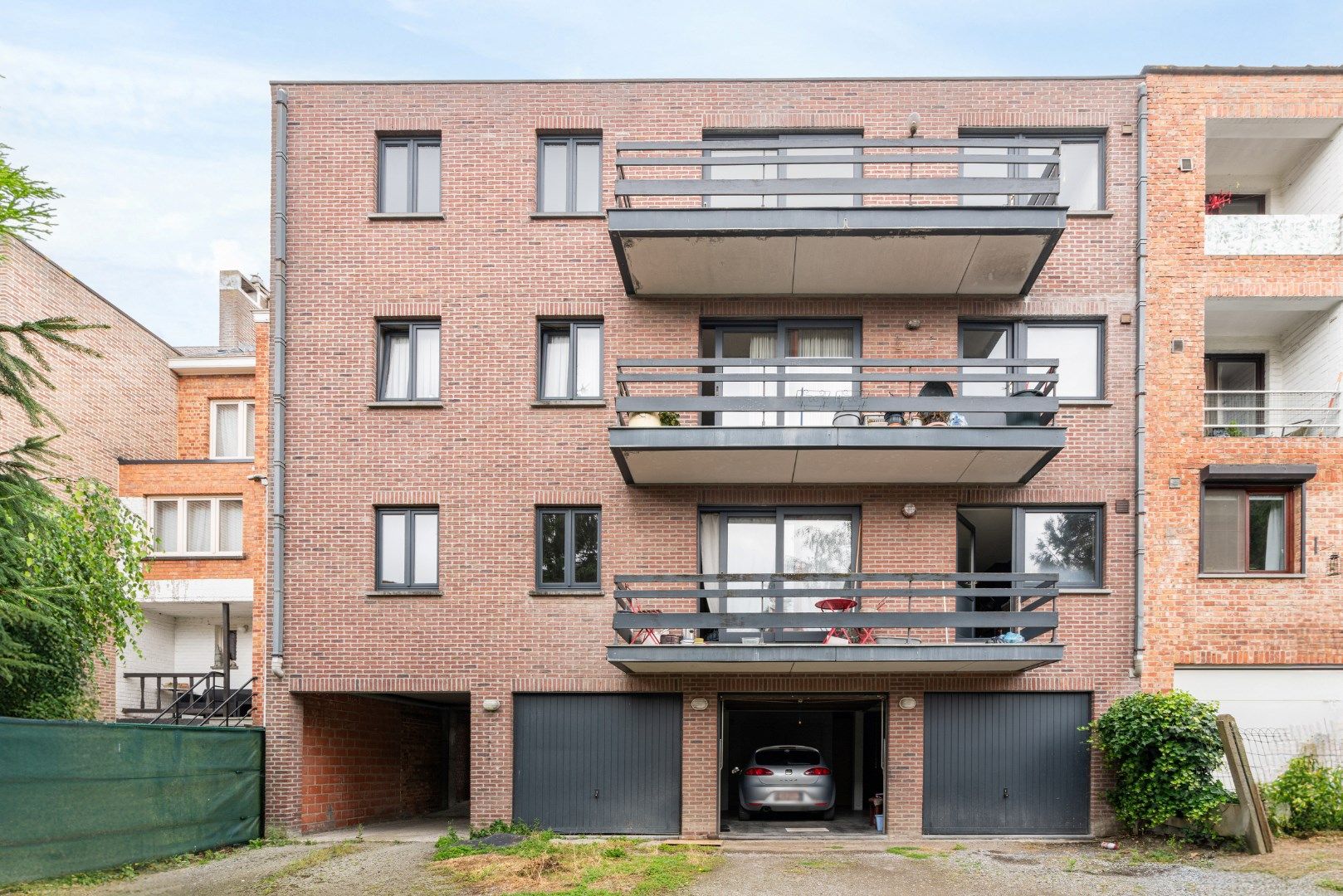 Ruim appartement met grote zolderruimte foto 16