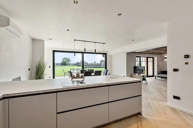 Volledig gerenoveerd landhuis gelegen op 34are foto 9