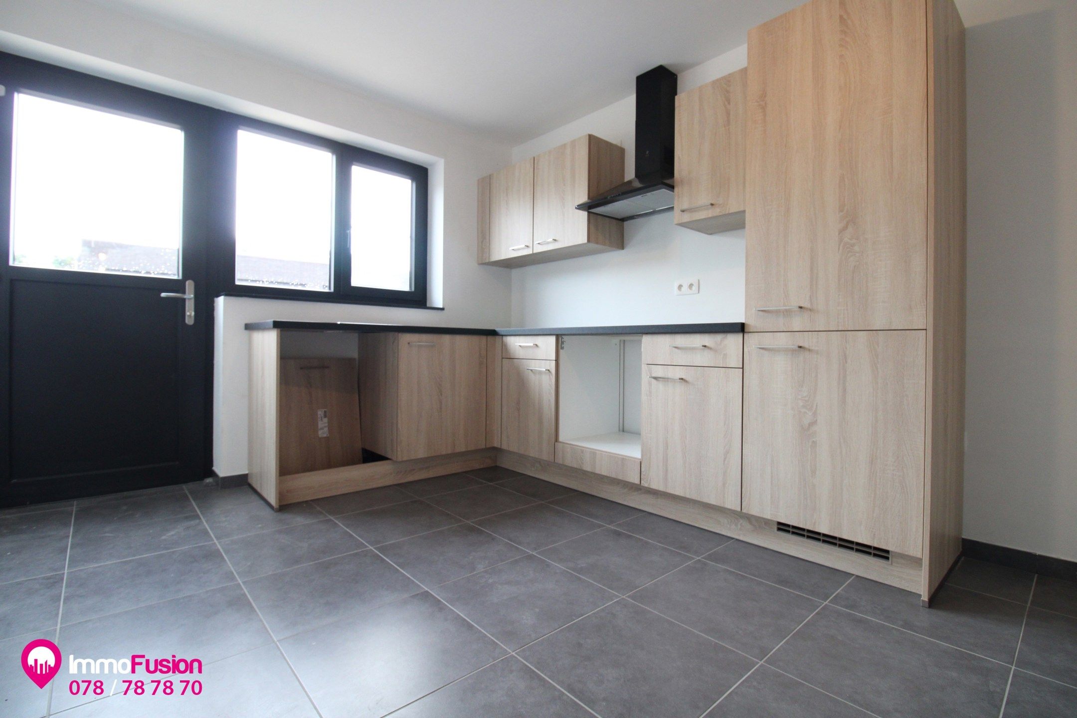 Mooi appartement te huur in centrum Zolder met 2 slaapkamers! foto 18