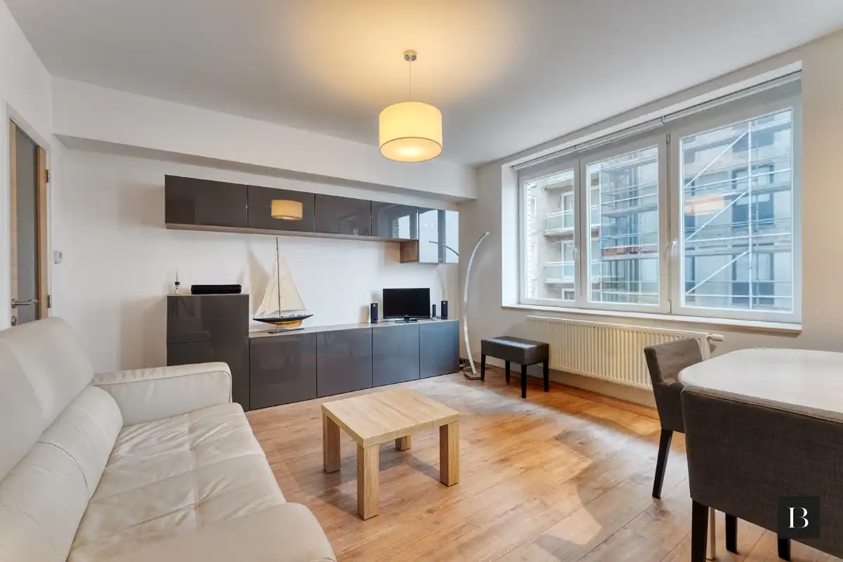 Instapklaar, totaal vernieuwd appartement met zijdelings zee- en havenzicht in Blankenberge foto {{pictureIndex}}