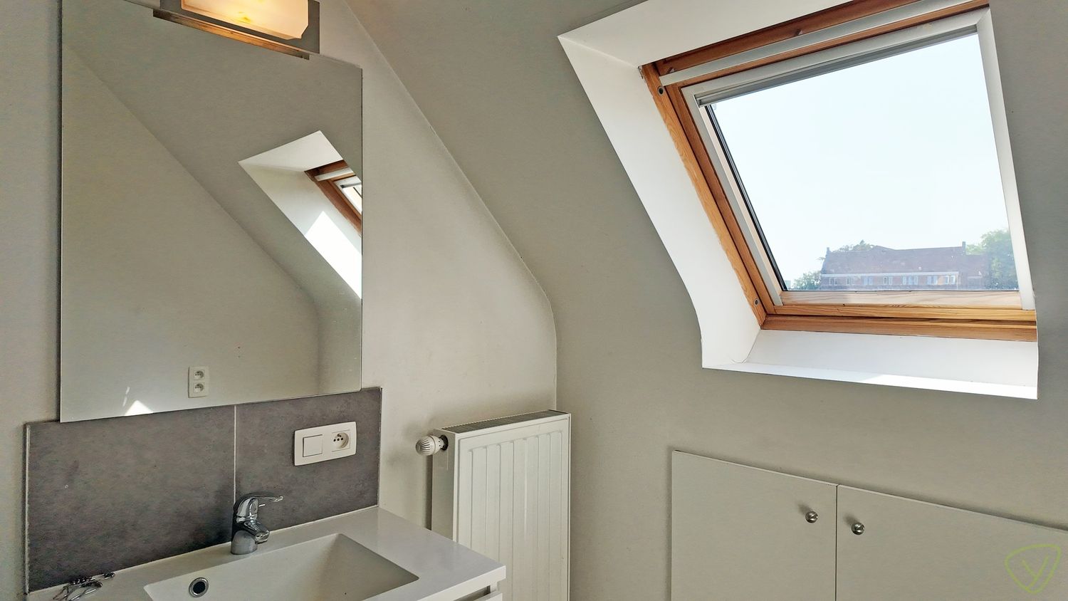 Gezellig duplex-appartement met terras en garage nabij centrum Eeklo foto 6