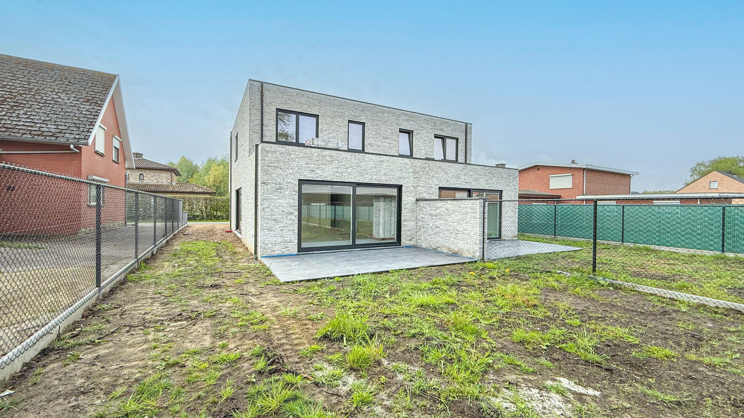 Nieuwbouwwoning (casco+) met 3 slpkms, terras en ruime tuin! foto 35