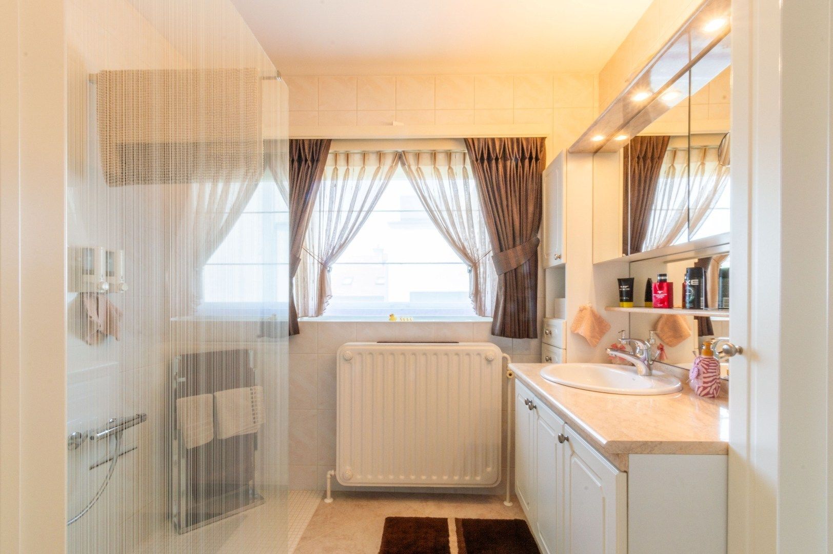 GELIJKSVLOERSVILLA MET 3 SLP IN WIJK GRAVENHOF ! foto 17
